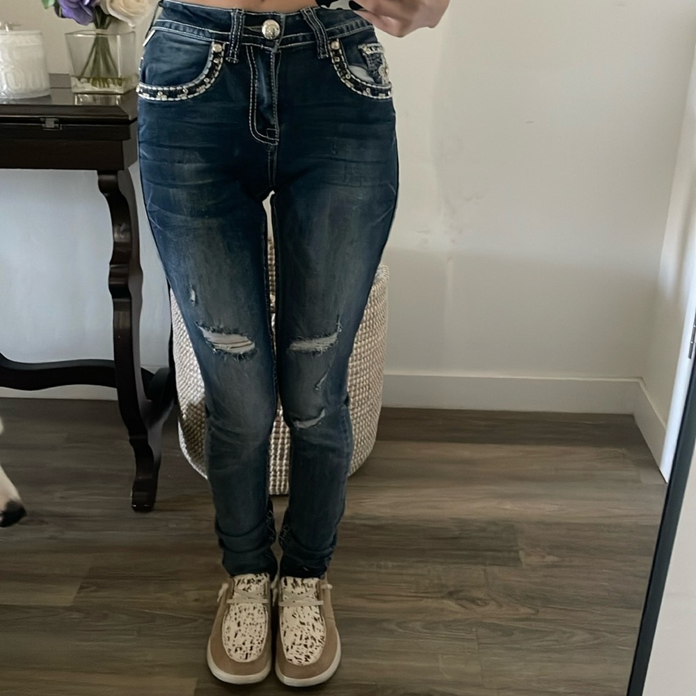Design floral jeans fit to your own curve. Embroidery unique.
